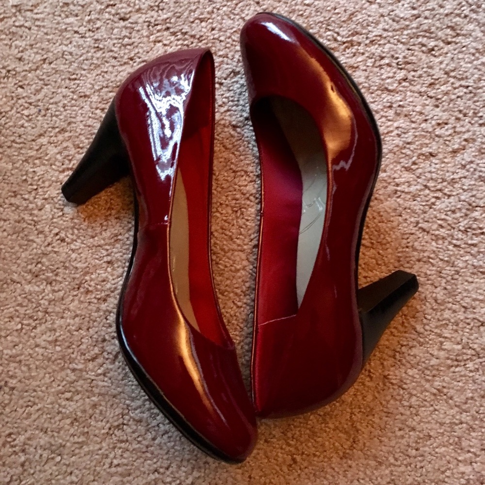 Giani Bernini patent leather scarlet red heels.